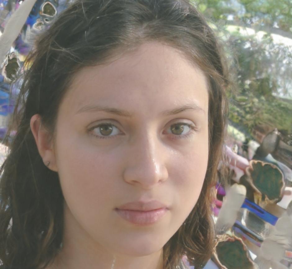 Portrait d'Inès Dubreuil, experte en visualisation de données